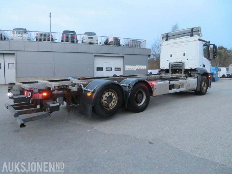 2016 Mercedes-Benz ANTOS 2535, kun 72109 km, automat, multiratt, ryggekamera, - Kamion za prevoz kontejnera/ Kamion sa promenjivim sandukom: slika 4 2016 Mercedes-Benz ANTOS 2535, kun 72109 km, automat, multiratt, ryggekamera, - Kamion za prevoz kontejnera/ Kamion sa promenjivim sandukom: slika 4