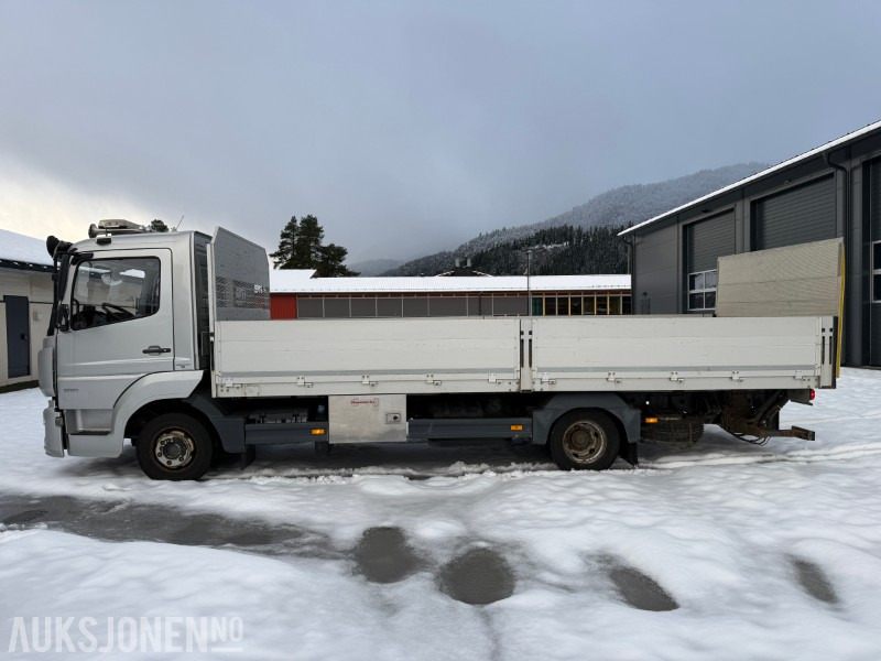 2016 Mercedes-Benz Atego 816 planbil med Zepro løftelem - C1 førarkort - Eu godkjent - Kamion sa tovarnim sandukom: slika 2 2016 Mercedes-Benz Atego 816 planbil med Zepro løftelem - C1 førarkort - Eu godkjent - Kamion sa tovarnim sandukom: slika 2
