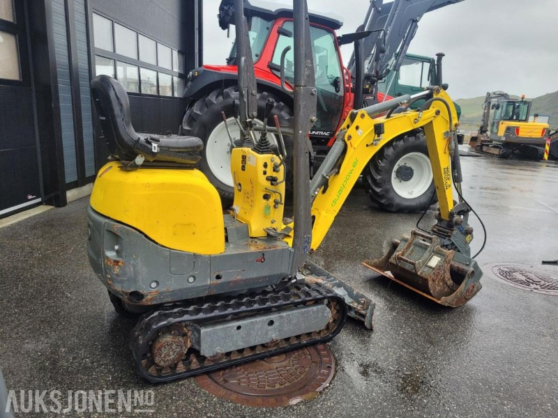 2016 Wacker Neuson 803 Dual Power, 2 skuffer, Elektro-hydraulisk aggregat (HPU) - Mini bager: slika 4 2016 Wacker Neuson 803 Dual Power, 2 skuffer, Elektro-hydraulisk aggregat (HPU) - Mini bager: slika 4