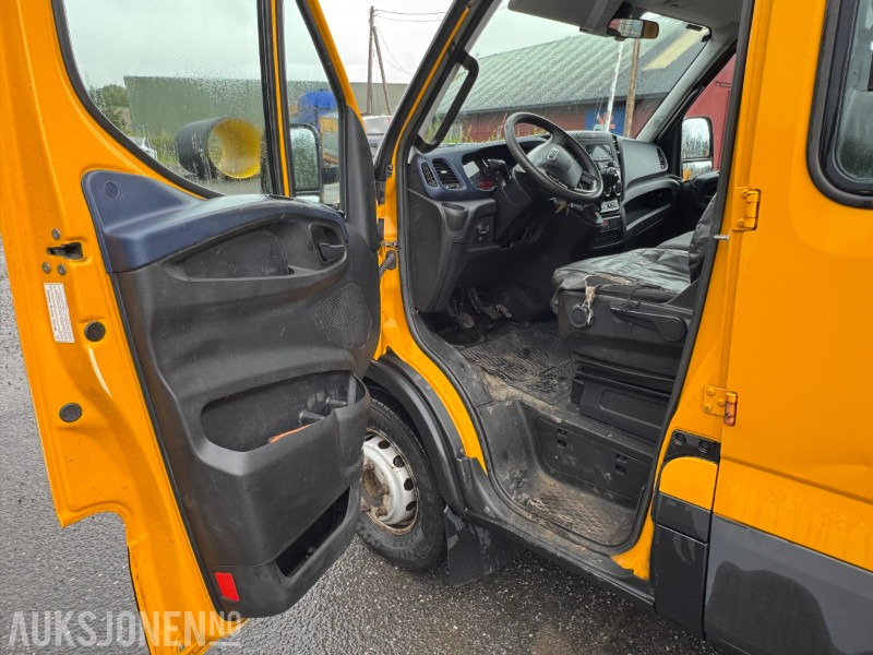 Kamion sa tovarnim sandukom 2017 Iveco Daily dobbelkabin m/kran, Webasto, innredning, inverter og vinterhjul: slika 8