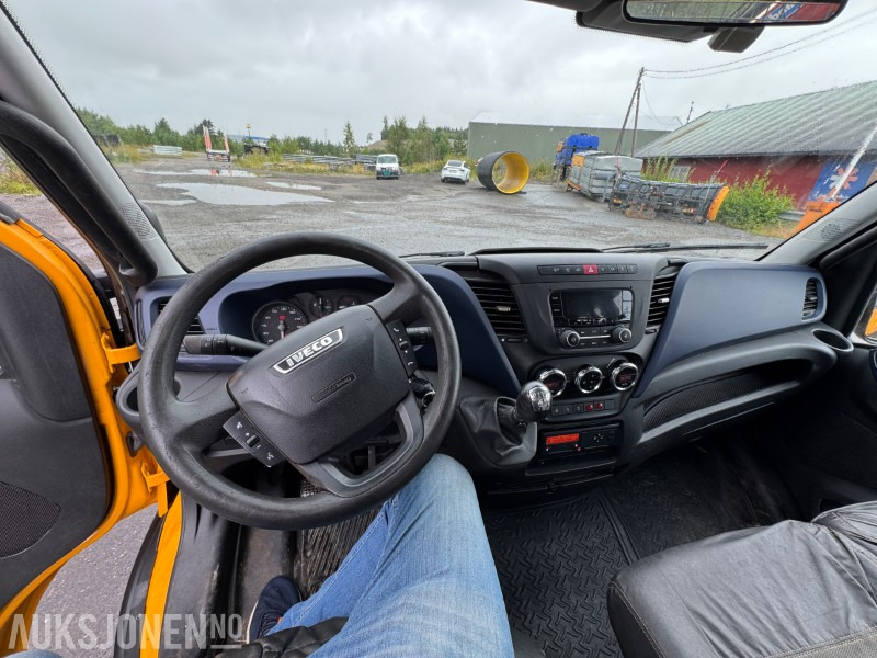 Kamion sa tovarnim sandukom 2017 Iveco Daily dobbelkabin m/kran, Webasto, innredning, inverter og vinterhjul: slika 12