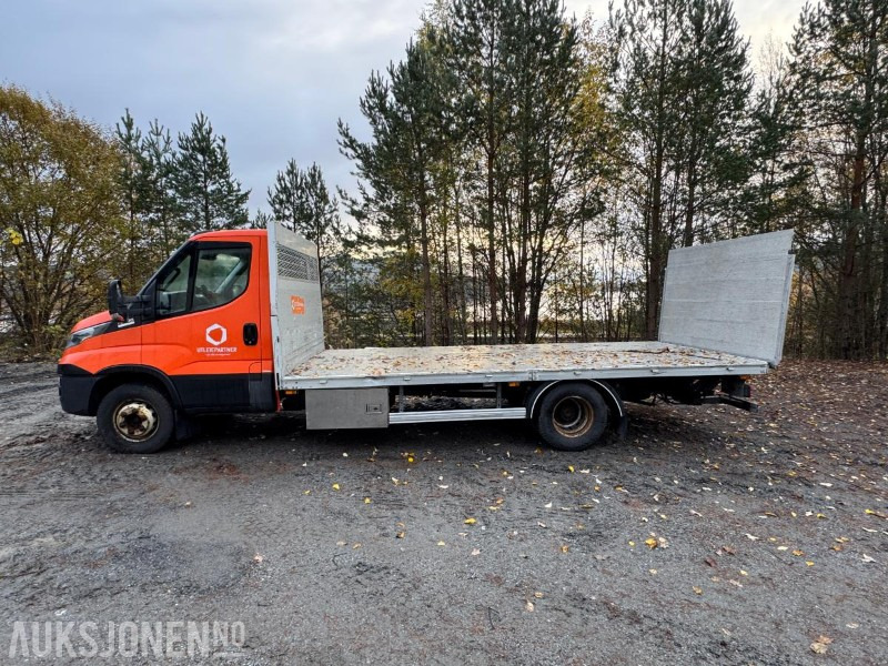 2017 Iveco Daily planbil med bakløfter - Kamion sa tovarnim sandukom: slika 2 2017 Iveco Daily planbil med bakløfter - Kamion sa tovarnim sandukom: slika 2