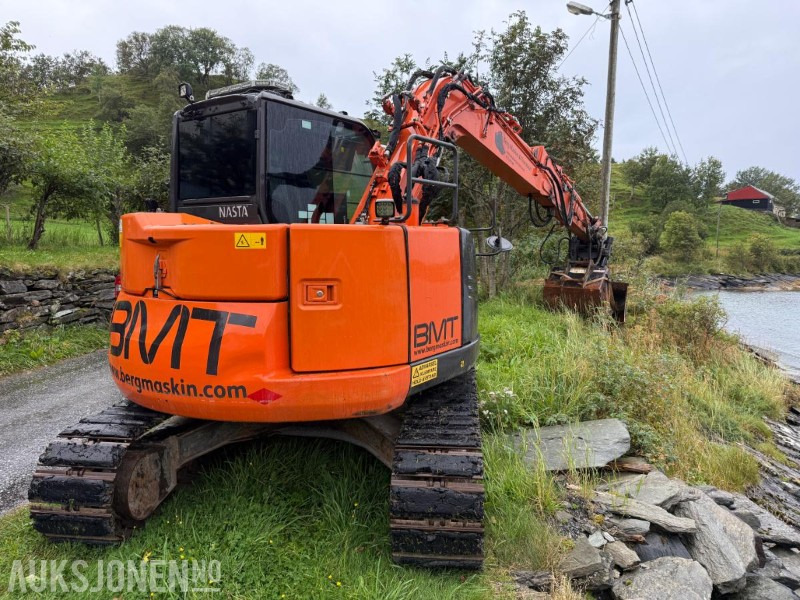2018 Hitachi ZX85US-5A - Gravemaskin - Tiltrotator - Skjær - Pusseskuff - Lyspakke - Kort hekk - 6 909 timer - Bager: slika 5 2018 Hitachi ZX85US-5A - Gravemaskin - Tiltrotator - Skjær - Pusseskuff - Lyspakke - Kort hekk - 6 909 timer - Bager: slika 5