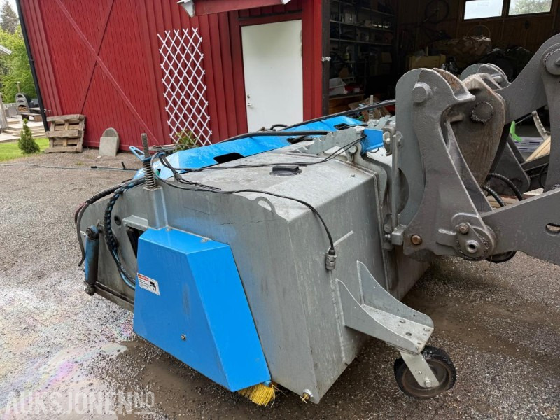 2019 Snowek K220 - feieaggregat med bm feste - Građevinska oprema: slika 3 2019 Snowek K220 - feieaggregat med bm feste - Građevinska oprema: slika 3