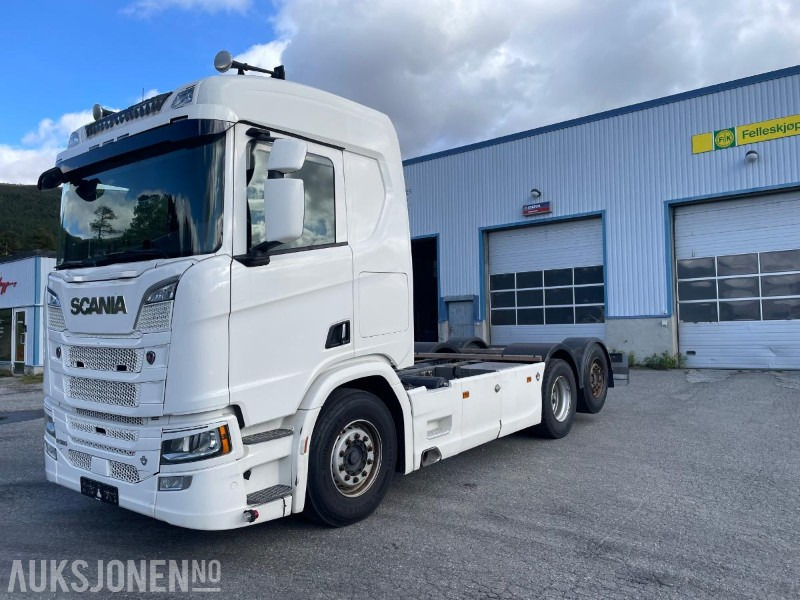 2020 Scania R580 6X2 CHASSIS - 570.526 KM/VBG/HELLUFT - Kamion sa golom šasijom i zatvorenom kabinom: slika 1 2020 Scania R580 6X2 CHASSIS - 570.526 KM/VBG/HELLUFT - Kamion sa golom šasijom i zatvorenom kabinom: slika 1