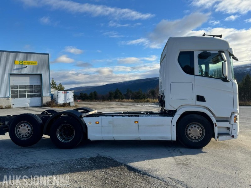 2020 Scania R580 CHASSIS, V8, EURO 6, SVING AKSEL 3, DIESELVARMER, - Kamion sa golom šasijom i zatvorenom kabinom: slika 5 2020 Scania R580 CHASSIS, V8, EURO 6, SVING AKSEL 3, DIESELVARMER, - Kamion sa golom šasijom i zatvorenom kabinom: slika 5