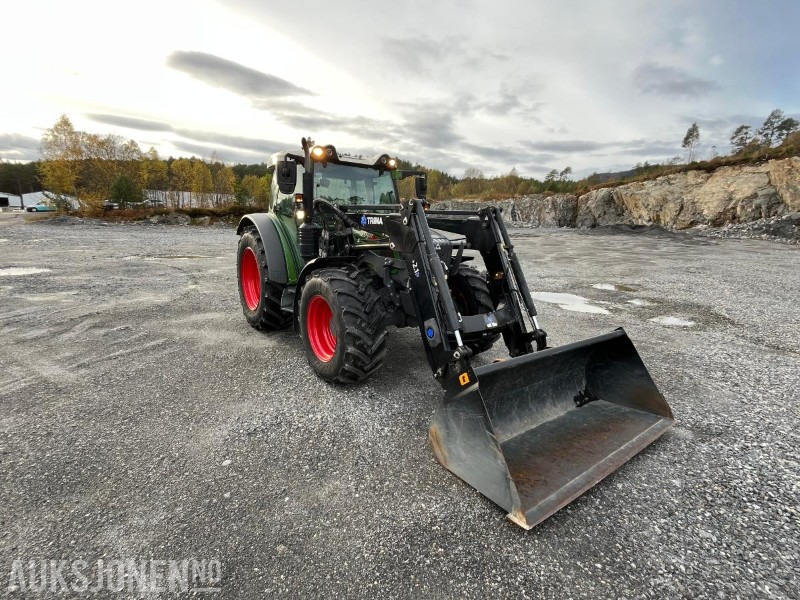 2021 Fendt 211 Vario med Trima frontlaster, hydraulisk toppstag, triangel og skuffe - Traktor: slika 4 2021 Fendt 211 Vario med Trima frontlaster, hydraulisk toppstag, triangel og skuffe - Traktor: slika 4
