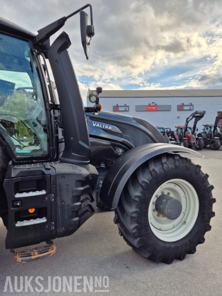2021 Valtra T254 traktor 4X4, FRONTHYDRAULIKK, VENDBAR FØRERPLASS - Traktor: slika 5 2021 Valtra T254 traktor 4X4, FRONTHYDRAULIKK, VENDBAR FØRERPLASS - Traktor: slika 5