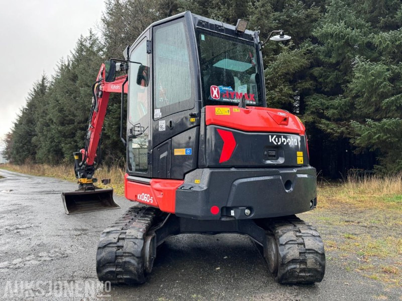 2022 Kubota KX060-5 - 5 tonns gravemaskin med gummibelter - Tiltrotator - Sentralsmøring - Bunkringspumpe og 3 skuffer - Bager: slika 4 2022 Kubota KX060-5 - 5 tonns gravemaskin med gummibelter - Tiltrotator - Sentralsmøring - Bunkringspumpe og 3 skuffer - Bager: slika 4