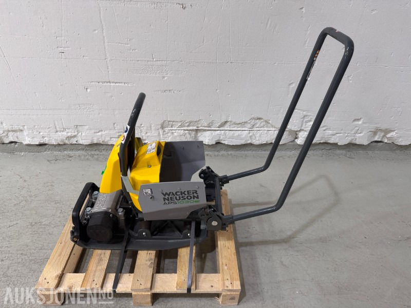 2022 Wacker Neuson APS1030e - 50 KG EL VIBROPLATE - Valjak: slika 1 2022 Wacker Neuson APS1030e - 50 KG EL VIBROPLATE - Valjak: slika 1