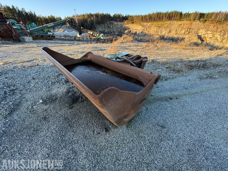 2005 SMP pusseskuffe med hydraulisk tilt / S70 feste - Dodatak za Građevinska mašina: slika 1 2005 SMP pusseskuffe med hydraulisk tilt / S70 feste - Dodatak za Građevinska mašina: slika 1