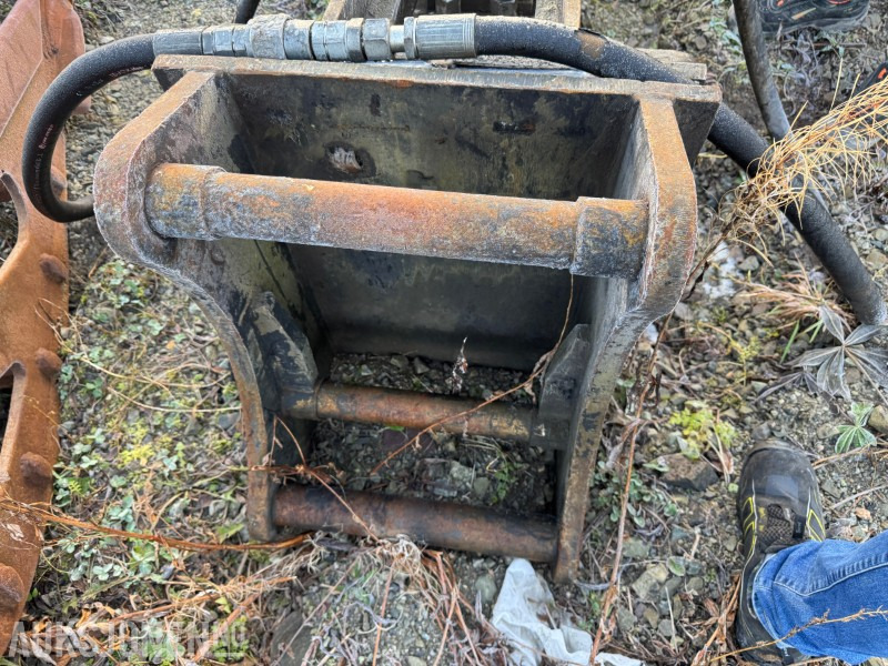 2008 Daemo DMB180 pigghammer med kombi S60 og S70 feste. - Dodatak za Građevinska mašina: slika 5 2008 Daemo DMB180 pigghammer med kombi S60 og S70 feste. - Dodatak za Građevinska mašina: slika 5