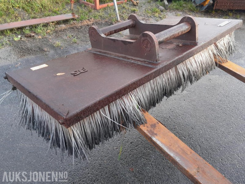 2008 SE Equiqment AB Sweeper 1500mm m/ S60 feste - Dodatak za Građevinska mašina: slika 1 2008 SE Equiqment AB Sweeper 1500mm m/ S60 feste - Dodatak za Građevinska mašina: slika 1