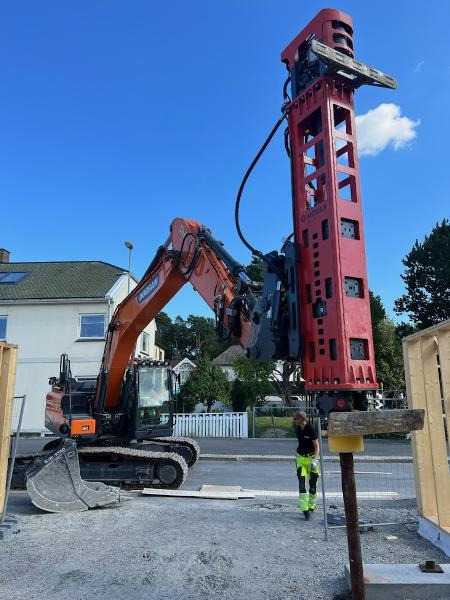 2022 Movax DH-25 pålehammer - S70 feste m/Oilquick-kobling. - Dodatak za Građevinska mašina: slika 1 2022 Movax DH-25 pålehammer - S70 feste m/Oilquick-kobling. - Dodatak za Građevinska mašina: slika 1