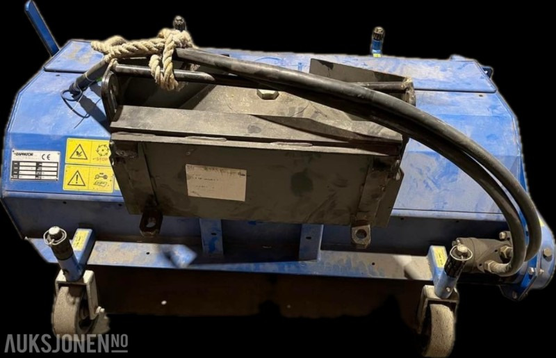 Zappator BRU 120 Kostemaskin - Feiemaskin med oppsamler og hydraulisk drift på feiekost 1,2 m bredde og flyt ramme - Dodatak za Građevinska mašina: slika 1 Zappator BRU 120 Kostemaskin - Feiemaskin med oppsamler og hydraulisk drift på feiekost 1,2 m bredde og flyt ramme - Dodatak za Građevinska mašina: slika 1