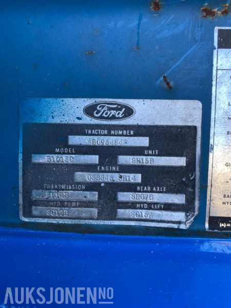 Ford 2000 TRAKTOR MED LASTER SKUFFE KRAFTUTTAK OG 3 PUNKT - Traktor: slika 5 Ford 2000 TRAKTOR MED LASTER SKUFFE KRAFTUTTAK OG 3 PUNKT - Traktor: slika 5