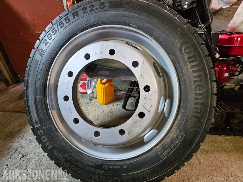 2024 Nytt/ubrukt- Continental Conti EcoPlus HD3+ 295/55R22.5 - Accuride stål felg Maweco reservehjulholder - Kamion: slika 1 2024 Nytt/ubrukt- Continental Conti EcoPlus HD3+ 295/55R22.5 - Accuride stål felg Maweco reservehjulholder - Kamion: slika 1