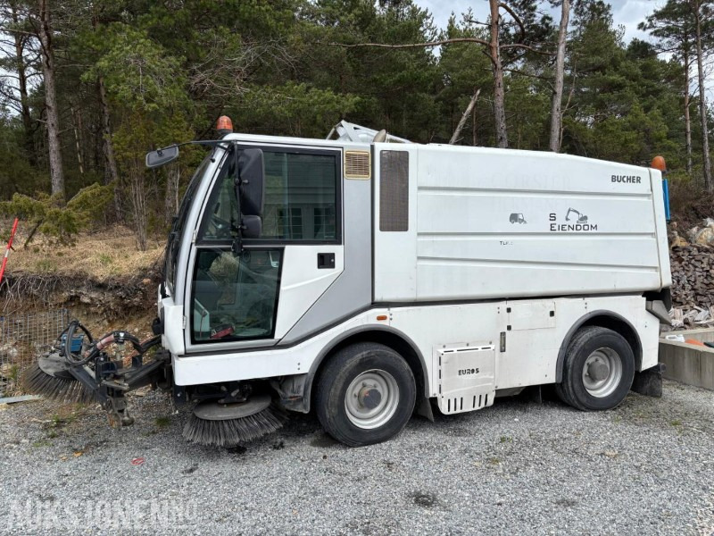 2010 Bucher CityCat 5000 feiebil / kostebil - Korisno/ Posebno vozilo: slika 2 2010 Bucher CityCat 5000 feiebil / kostebil - Korisno/ Posebno vozilo: slika 2