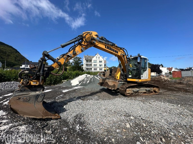 Liebherr R914 STD Compact Litronic Beltegraver - 2932 Timer - Sentralsmøring - Novatron 3D GPS - 4 Skuffer - Bager: slika 1 Liebherr R914 STD Compact Litronic Beltegraver - 2932 Timer - Sentralsmøring - Novatron 3D GPS - 4 Skuffer - Bager: slika 1