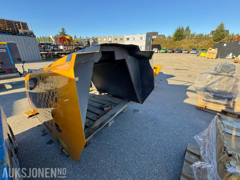 Moxy MT41 panser og side kasser med lokk. - Građevinska oprema: slika 3 Moxy MT41 panser og side kasser med lokk. - Građevinska oprema: slika 3