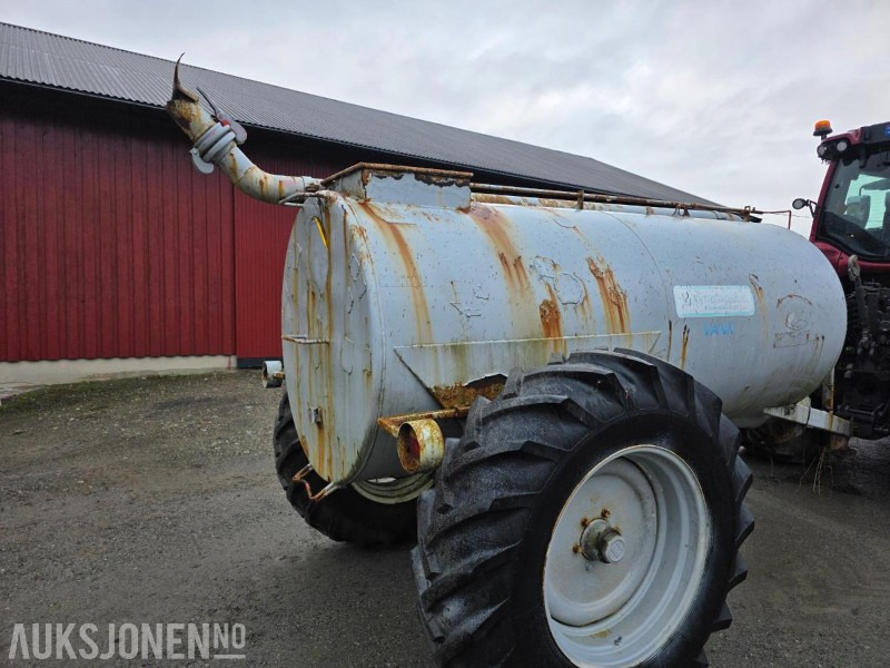 1995 Vannvogn 6000liter til traktor - Poljoprivredna mašina: slika 3 1995 Vannvogn 6000liter til traktor - Poljoprivredna mašina: slika 3