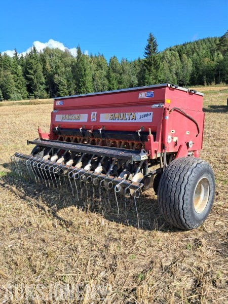 1997 Junkkeri Simulta såmaskin 2500 slep - Poljoprivredna mašina: slika 1 1997 Junkkeri Simulta såmaskin 2500 slep - Poljoprivredna mašina: slika 1