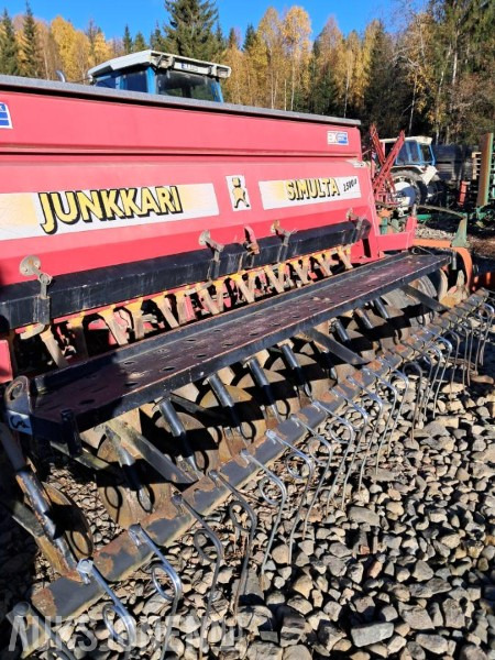 1997 Junkkeri Simulta såmaskin 2500 slep - Poljoprivredna mašina: slika 4 1997 Junkkeri Simulta såmaskin 2500 slep - Poljoprivredna mašina: slika 4