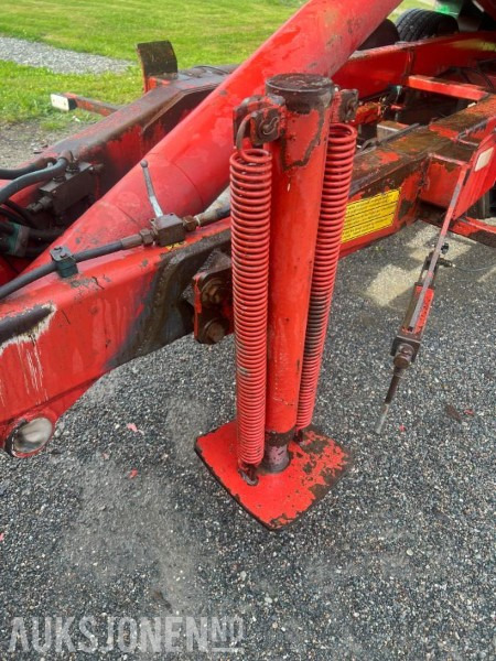 2011 Pronar T185 Krokhenger med hydraulisk dumperfeste - Poljoprivredna mašina: slika 4 2011 Pronar T185 Krokhenger med hydraulisk dumperfeste - Poljoprivredna mašina: slika 4