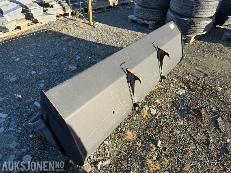 2012 Originale redskaper (ALO) landbruksskuffe – Euro-feste - Poljoprivredna mašina: slika 3 2012 Originale redskaper (ALO) landbruksskuffe – Euro-feste - Poljoprivredna mašina: slika 3