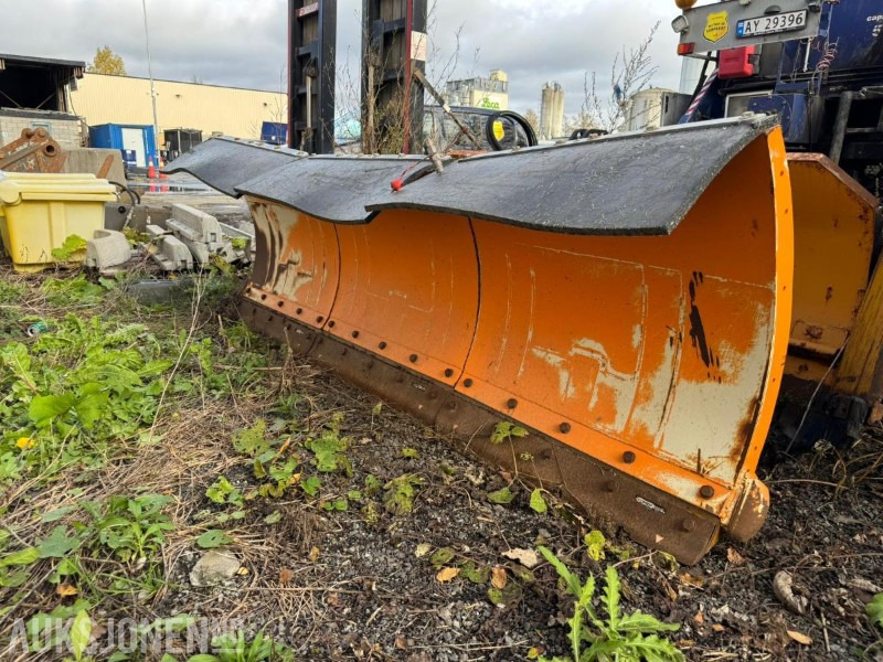 2018 Schmidt Tarron MS-C 27 | 270cm fjærbelastet snøskjær / brøyteplog m/ hydraulisk sving | trepunkt - Poljoprivredna mašina: slika 1 2018 Schmidt Tarron MS-C 27 | 270cm fjærbelastet snøskjær / brøyteplog m/ hydraulisk sving | trepunkt - Poljoprivredna mašina: slika 1