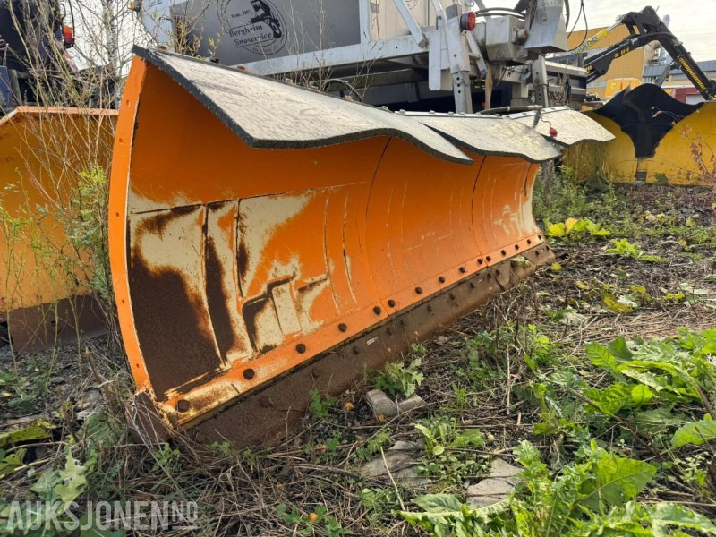 2018 Schmidt Tarron MS-C 27 | 270cm fjærbelastet snøskjær / brøyteplog m/ hydraulisk sving | trepunkt - Poljoprivredna mašina: slika 2 2018 Schmidt Tarron MS-C 27 | 270cm fjærbelastet snøskjær / brøyteplog m/ hydraulisk sving | trepunkt - Poljoprivredna mašina: slika 2