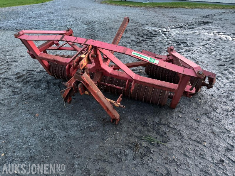 Åker rulle til traktor - Poljoprivredna mašina: slika 2 Åker rulle til traktor - Poljoprivredna mašina: slika 2