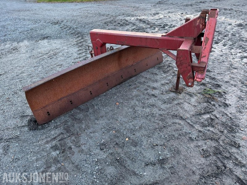 Skjær til traktor - Poljoprivredna mašina: slika 3 Skjær til traktor - Poljoprivredna mašina: slika 3