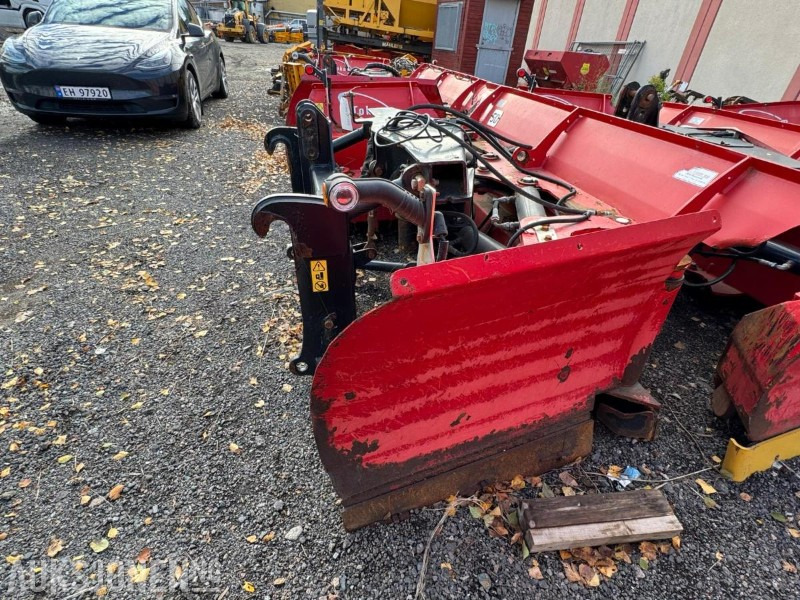 Tokvam UT490 - 4,9m hydraulisk U-plog med 180° sving - Poljoprivredna mašina: slika 3 Tokvam UT490 - 4,9m hydraulisk U-plog med 180° sving - Poljoprivredna mašina: slika 3