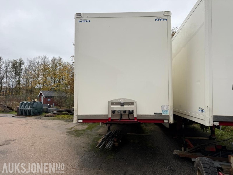 NTM lukket skaptralle m/full sideåpning og truckfester - 28 paller. - Prikolica: slika 3 NTM lukket skaptralle m/full sideåpning og truckfester - 28 paller. - Prikolica: slika 3