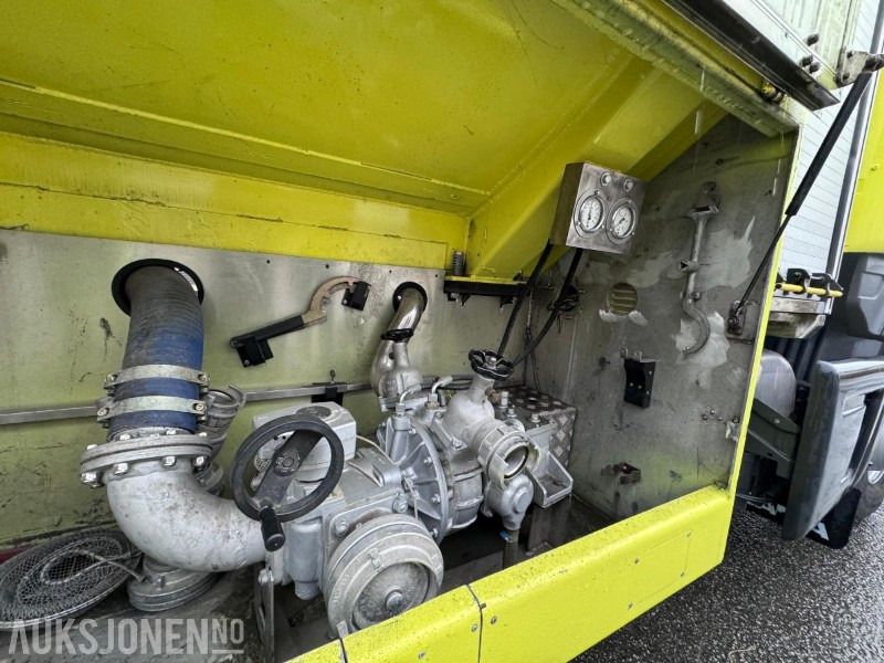 Vatrogasni kamion Scania R144 GB 530 - 6X2 - Brannbil / Tankbil - Ziegler FP 8/8 pumpe - 17 m3 tank - Helluft: slika 8 Vatrogasni kamion Scania R144 GB 530 - 6X2 - Brannbil / Tankbil - Ziegler FP 8/8 pumpe - 17 m3 tank - Helluft: slika 8