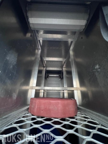 Vatrogasni kamion Scania R144 GB 530 - 6X2 - Brannbil / Tankbil - Ziegler FP 8/8 pumpe - 17 m3 tank - Helluft: slika 17 Vatrogasni kamion Scania R144 GB 530 - 6X2 - Brannbil / Tankbil - Ziegler FP 8/8 pumpe - 17 m3 tank - Helluft: slika 17