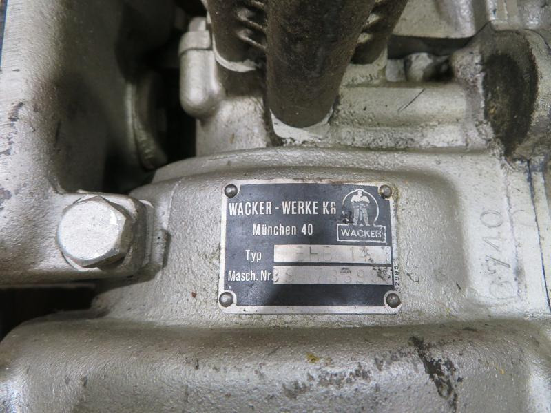 Wacker BHB 14 bensindrevet hammer i original kasse - Građevinska oprema: slika 2 Wacker BHB 14 bensindrevet hammer i original kasse - Građevinska oprema: slika 2