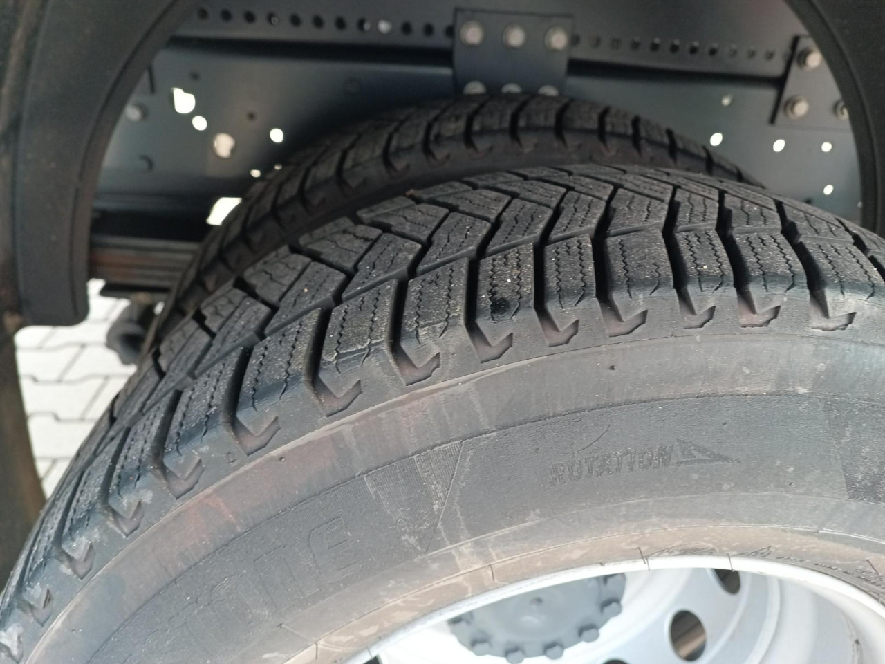 IVECO Daily 70C18A8 - Dostavno vozilo sa zatvorenim sandukom: slika 2 IVECO Daily 70C18A8 - Dostavno vozilo sa zatvorenim sandukom: slika 2