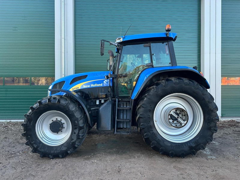New Holland TVT 195 Dutch registration - Traktor: slika 3 New Holland TVT 195 Dutch registration - Traktor: slika 3