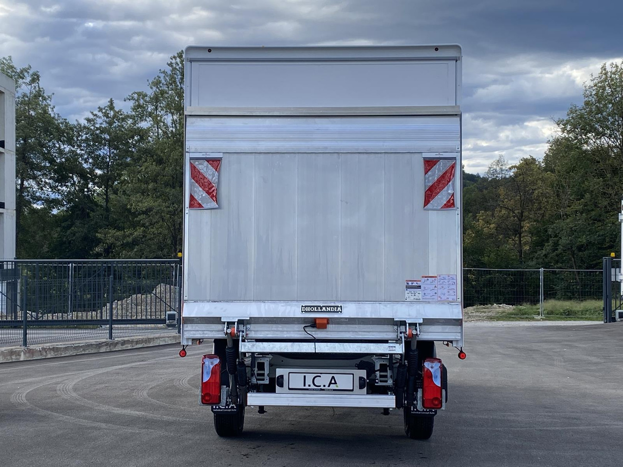 Novu Dostavno vozilo sa zatvorenim sandukom MAN TGE 3.180 RS4490 1+2, 180PS, 2.0L | ALU-BOX 4200mm + LADERAMPE: slika 18