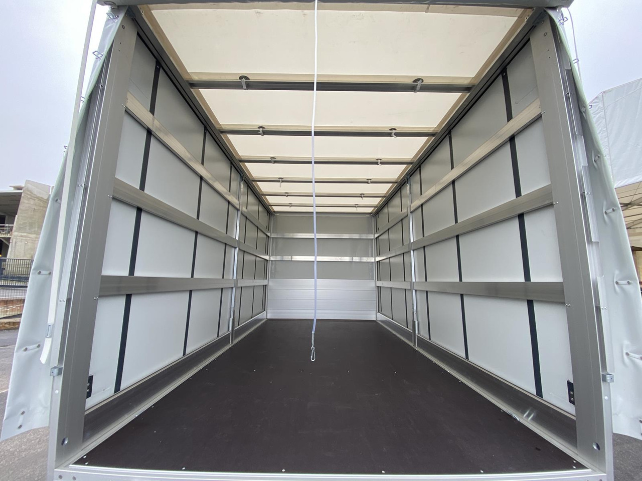 MERCEDES BENZ SPRINTER 317 CDI 170PS 1+2 PRITSCHE PLANE 4100MM - Dostavno vozilo sa ceradom: slika 5 MERCEDES BENZ SPRINTER 317 CDI 170PS 1+2 PRITSCHE PLANE 4100MM - Dostavno vozilo sa ceradom: slika 5