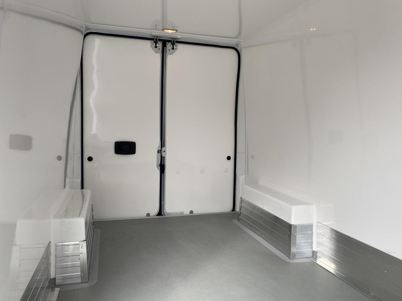 Novu Dostavno vozilo hladnjača PEUGEOT BOXER L3H2 180PS CONFORT 335 / FRISCHDIENST BIS 0 + KONVEKTA FK2321 12-230V: slika 25