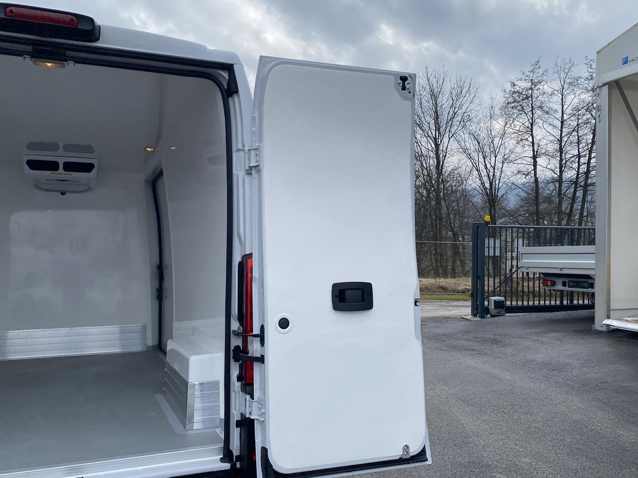 Novu Dostavno vozilo hladnjača PEUGEOT BOXER L3H2 180PS CONFORT 335 / FRISCHDIENST BIS 0 + KONVEKTA FK2321 12-230V: slika 10