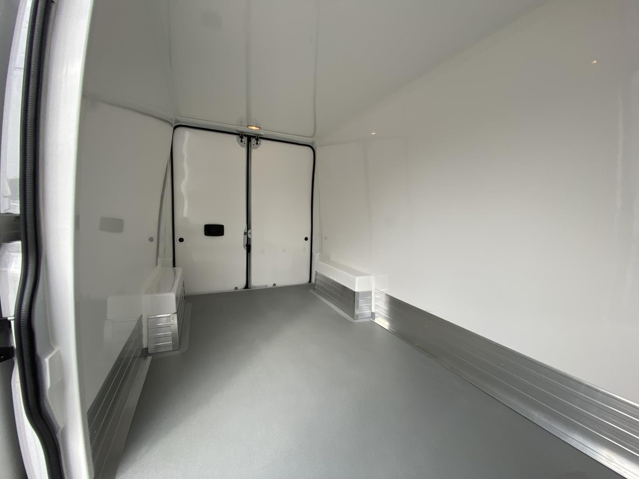 Novu Dostavno vozilo hladnjača PEUGEOT BOXER L3H2 180PS CONFORT 335 / FRISCHDIENST BIS 0 + KONVEKTA FK2321 12-230V: slika 24