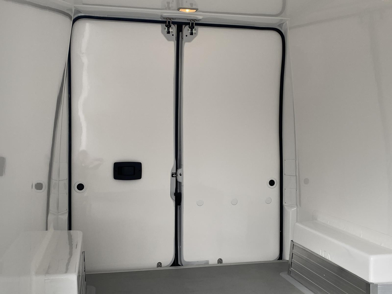 Novu Dostavno vozilo hladnjača PEUGEOT BOXER L3H2 180PS CONFORT 335 / FRISCHDIENST BIS 0 + KONVEKTA FK2321 12-230V: slika 26