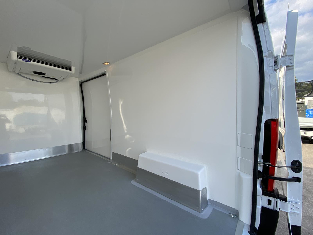 PEUGEOT BOXER L3H2 180PS CONFORT 335 / FRISCHDIENST BIS 0 + XARIOS 300 12-230V - Dostavno vozilo hladnjača: slika 2 PEUGEOT BOXER L3H2 180PS CONFORT 335 / FRISCHDIENST BIS 0 + XARIOS 300 12-230V - Dostavno vozilo hladnjača: slika 2