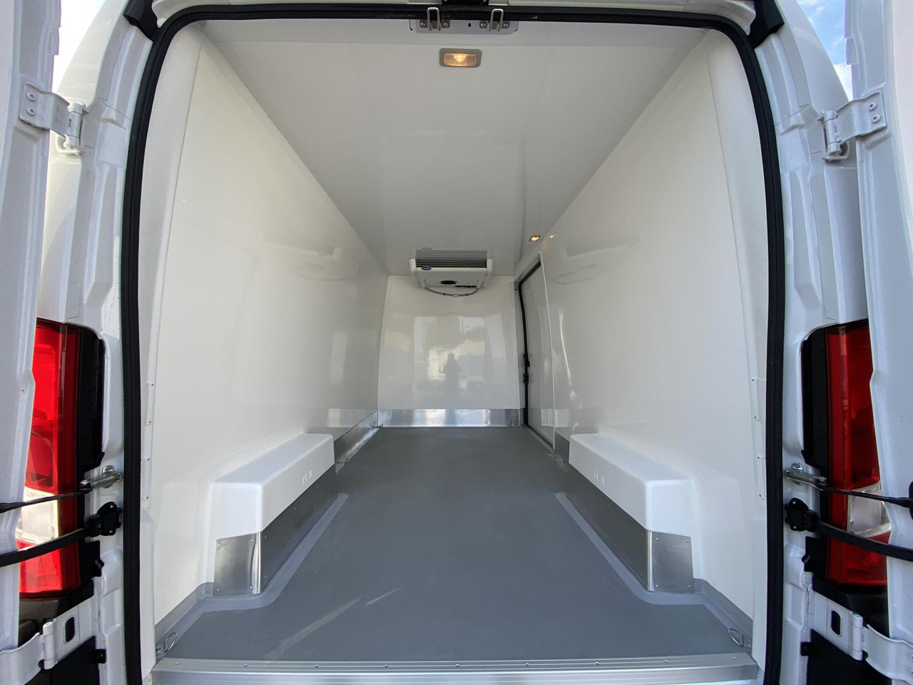 PEUGEOT BOXER L3H2 180PS CONFORT 335 / FRISCHDIENST BIS 0 + XARIOS 300 12-230V - Dostavno vozilo hladnjača: slika 4 PEUGEOT BOXER L3H2 180PS CONFORT 335 / FRISCHDIENST BIS 0 + XARIOS 300 12-230V - Dostavno vozilo hladnjača: slika 4
