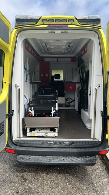 Mercedes Benz AMBULANCE Lot of 10 units Sprinter 313 CDI Automatic - Furgon: slika 3 Mercedes Benz AMBULANCE Lot of 10 units Sprinter 313 CDI Automatic - Furgon: slika 3