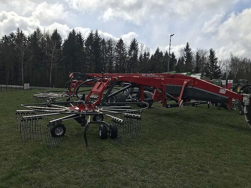 Massey Ferguson MF RK 1404 TRC-PRO / FELLA JURAS 14055 PRO - Prevrtač/ Grabuljač: slika 1 Massey Ferguson MF RK 1404 TRC-PRO / FELLA JURAS 14055 PRO - Prevrtač/ Grabuljač: slika 1